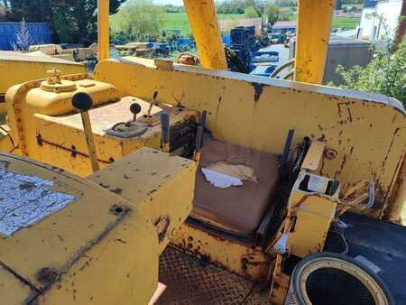 Telaketjupuskutraktorit 1975 Caterpillar D8K + Porte Engins (37)