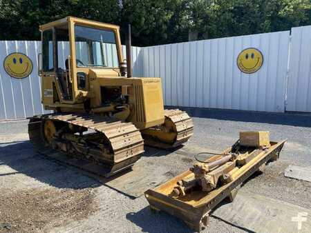 Telaketjupuskutraktorit 1987 Caterpillar D3B (1)
