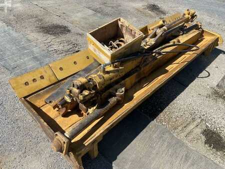 Telaketjupuskutraktorit 1987 Caterpillar D3B (10)