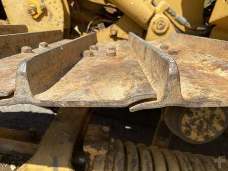 Telaketjupuskutraktorit 1987 Caterpillar D3B (17)