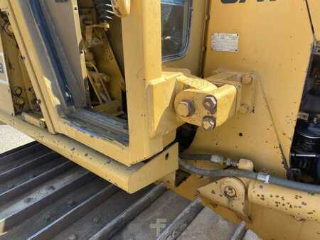 Telaketjupuskutraktorit 1987 Caterpillar D3B (26)