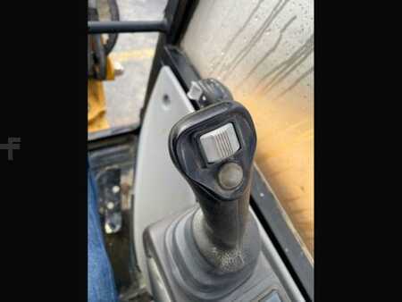 Minibagry 2019 Caterpillar CANOPY 302.7DCR MACHINE SUISSE (9)