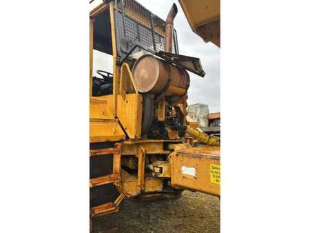 Nivelohjatut dumpperit 1989 Volvo A35 6X6 (16)