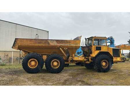 Nivelohjatut dumpperit 1989 Volvo A35 6X6 (2)
