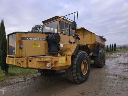 Nivelohjatut dumpperit 1989 Volvo A35 6X6 (3)
