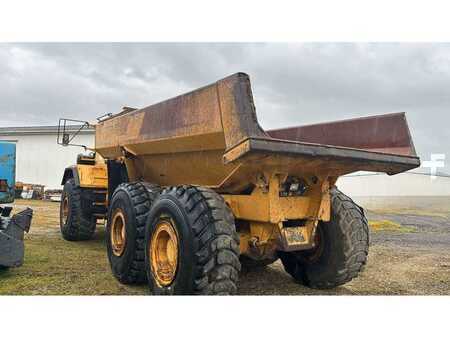 Nivelohjatut dumpperit 1989 Volvo A35 6X6 (8)