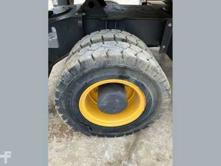 Materiaalinkäsittelykoneet  2019 Volvo EW240EMH (16)