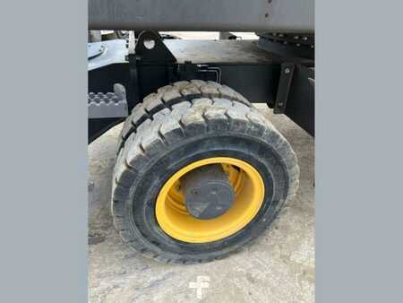 Materiaalinkäsittelykoneet  2019 Volvo EW240EMH (18)