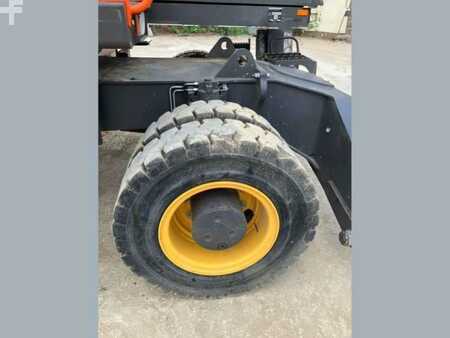 Materiaalinkäsittelykoneet  2019 Volvo EW240EMH (19)
