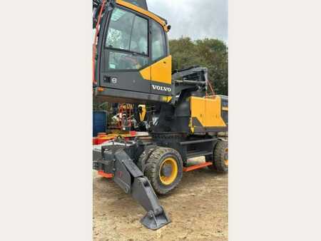 Materiaalinkäsittelykoneet  2019 Volvo EW240EMH (40)