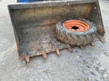Outro 1991 Bobcat 543 MACHINE SUISSE (20)