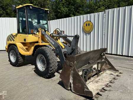 Muut 2001 Volvo L30B-Z (2)