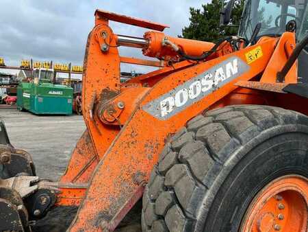 Kolové nakladače 2015 Doosan DL350-5 (13)