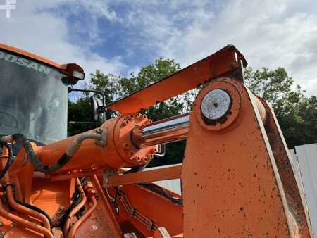 Kolové nakladače 2015 Doosan DL350-5 (22)