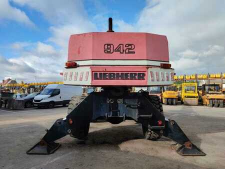 Materiel handler 1988 Liebherr A942 (9)