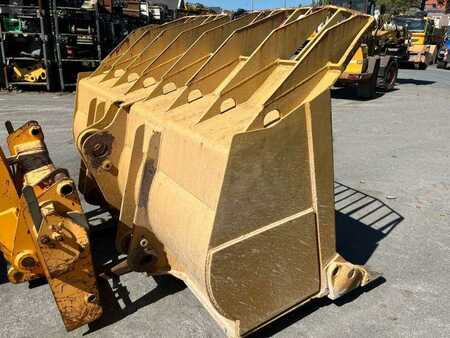 Lánctalpas rakodó 2002 Caterpillar 963C - POUR PIECES (22)