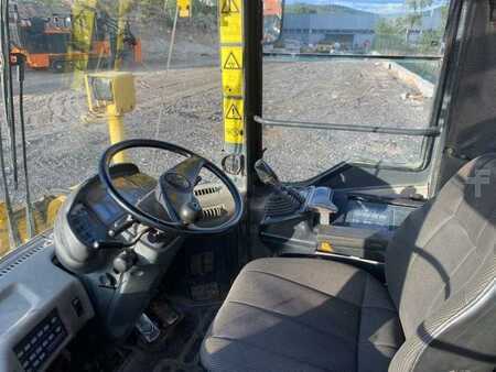 Pyöräkuormaajat 2000 Komatsu WA470-3A (14)