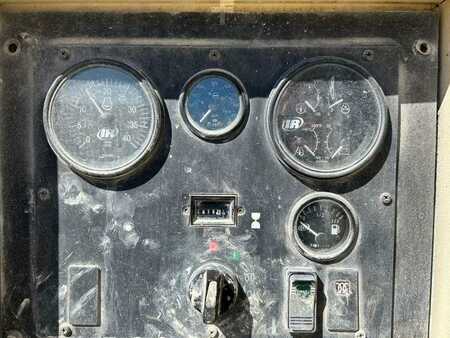 Muut 2011 Doosan 12/150 (38)