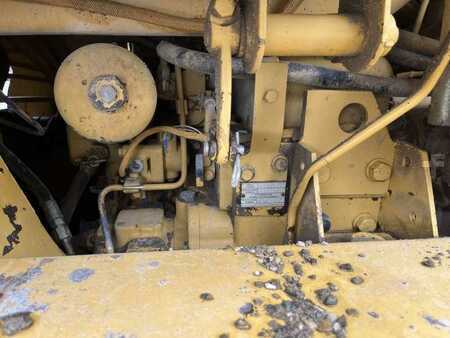 Lánctalpas rakodó 1988 Caterpillar 943 (34)