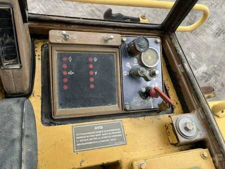 Lánctalpas rakodó 1988 Caterpillar 943 (46)