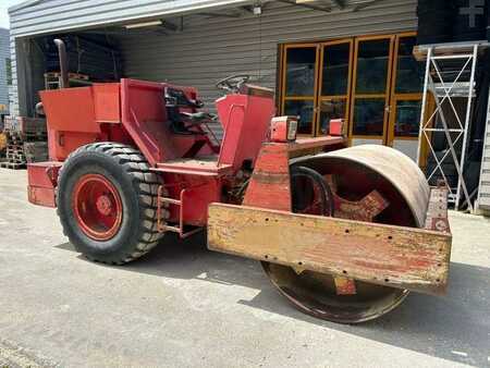 Sheepsfoot rollers 1990 Bitelli BORA C 80 MACHINE SUISSE (1)