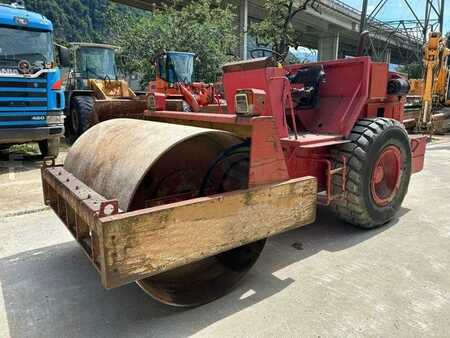 Sheepsfoot rollers 1990 Bitelli BORA C 80 MACHINE SUISSE (2)