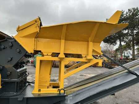 Sonstige 2002 Komatsu A PERCUSSION BR100R (14)