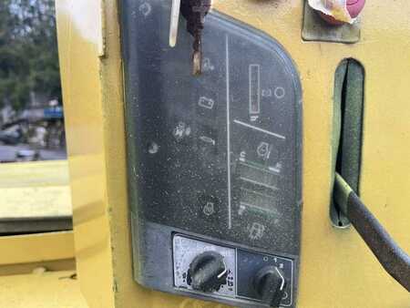 Sonstige 2002 Komatsu A PERCUSSION BR100R (36)