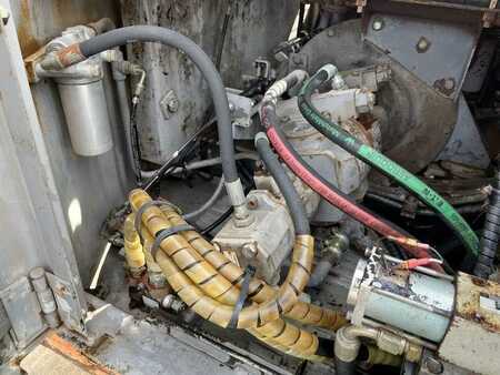 Lánctalpas kotrógép 1990 Hitachi EX60 (30)