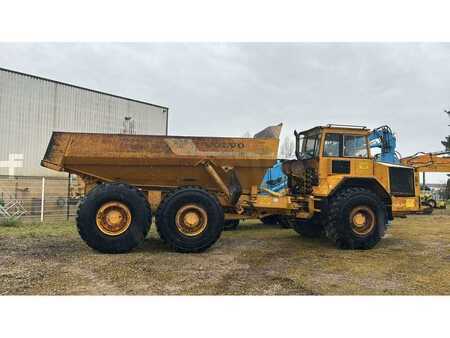 Knickgelenkte Muldenkipper/Dumper 1989 Volvo A35 6X6 (2)