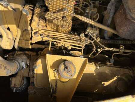 Buldożery 1984 Caterpillar D8L (21)