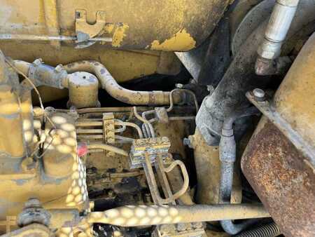 Buldożery 1984 Caterpillar D8L (23)