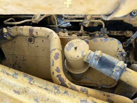 Buldożery 1984 Caterpillar D8L (35)