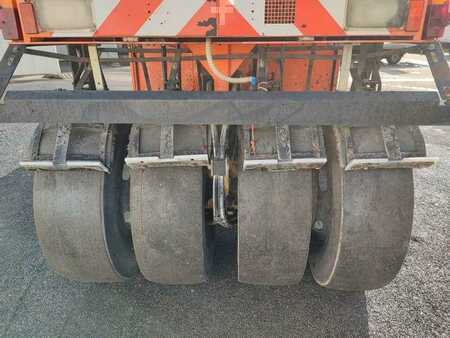 Compacteur á pieds de mouton 2004 Dynapac CC422C (18)