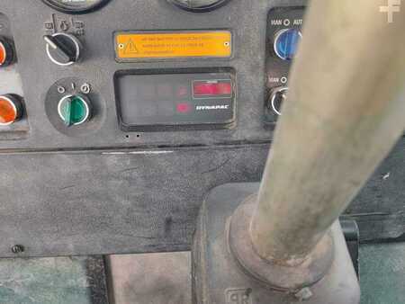 Compacteur á pieds de mouton 2004 Dynapac CC422C (48)