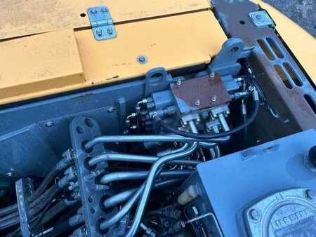 Hydraulic Excavators 2016 Liebherr R914 COMPACT (15)