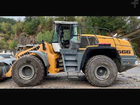 Chargeuse sur pneus 2015 Liebherr L566 (1)