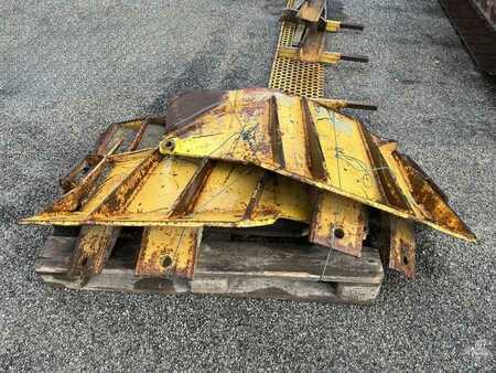 Pásové buldozery 1987 Caterpillar D4H LGP (14)