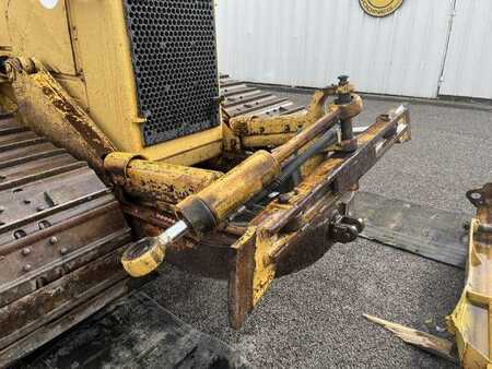 Pásové buldozery 1987 Caterpillar D4H LGP (16)