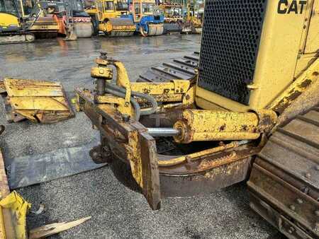 Pásové buldozery 1987 Caterpillar D4H LGP (17)