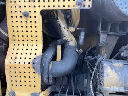 Pásové buldozery 1987 Caterpillar D4H LGP (30)