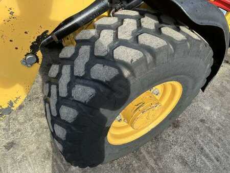 Outro 2012 Caterpillar 906H (21)