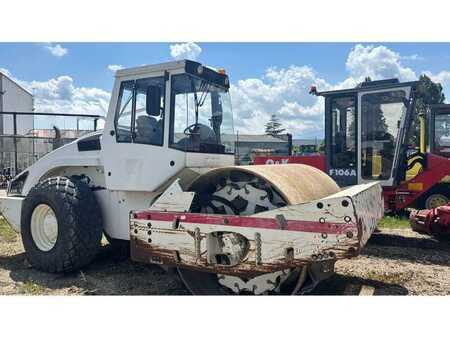 Compacteur á pieds de mouton 2005 BOMAG BW219 DH-4 (1)
