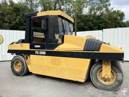 Compactadores de neumáticos 2004 Caterpillar PS300B (1)