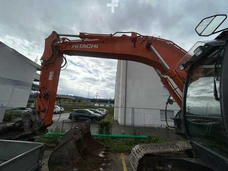 Kedjegraver 2010 Hitachi ZX225USLC-3 (5)