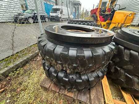 Wheel Excavators 2000 Case 788-P (26)