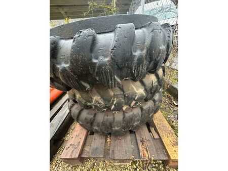 Wheel Excavators 2000 Case 788-P (27)