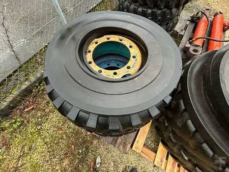 Wheel Excavators 2000 Case 788-P (32)