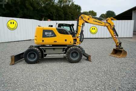 Mobilní bagry 2018 Liebherr A912 COMPACT (1)