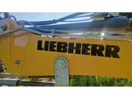 Mobilní bagry 2018 Liebherr A912 COMPACT (15)